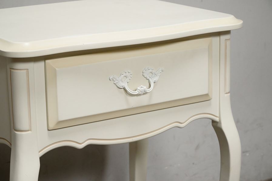 引き出し｜Laura Ashley(ローラアシュレイ) サイドテーブル