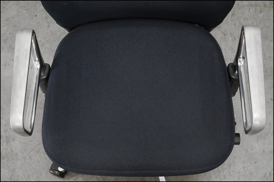 アントニオ・チッテリオ Vitra.(ヴィトラ) ID Trim (アイディートリム) デスクチェア