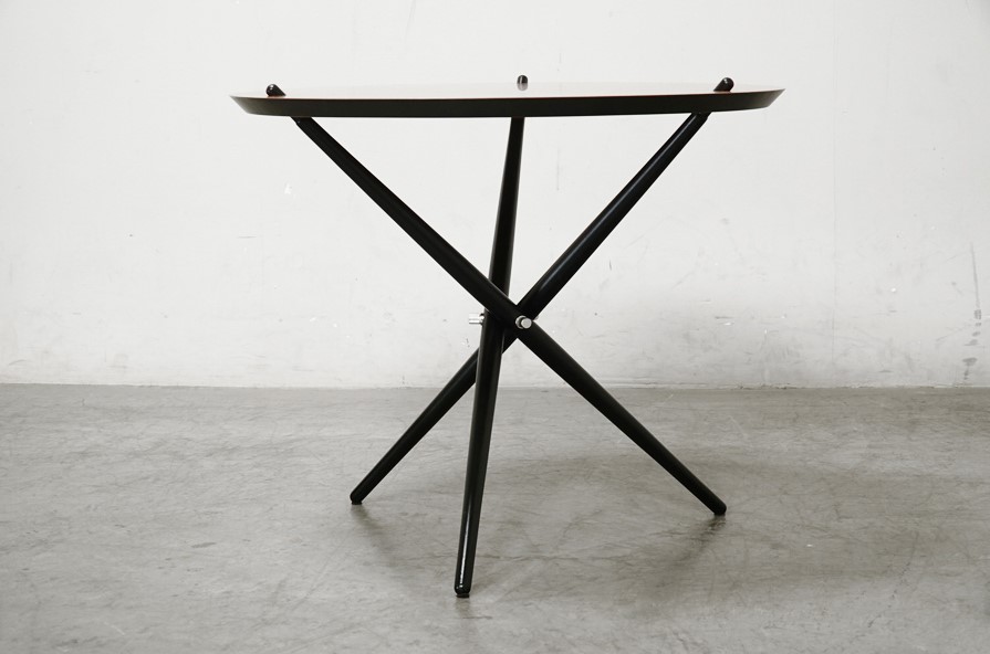 側面｜Vitra.(ヴィトラ) colonial table(コロニアルテーブル) Hans Bellmann(ハンス・ベルマン)