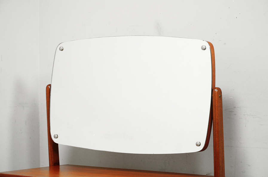 ミラー|AMAGER BOLIGHUS(アマーボリフス)ドレッサー