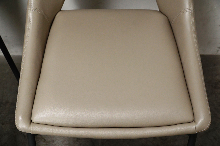 座面|IDC大塚家具ダイニングチェア