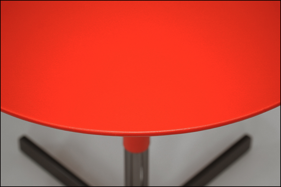 Poltrona Frau(ポルトローナ・フラウ)「BOB ボブ」サイドテーブル