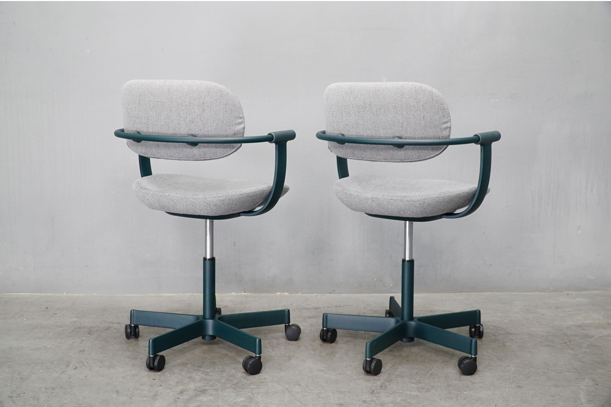 ITOKI(イトーキ) vertebra03(バーテブラ03) キャスター デスクチェア2脚セット　背面