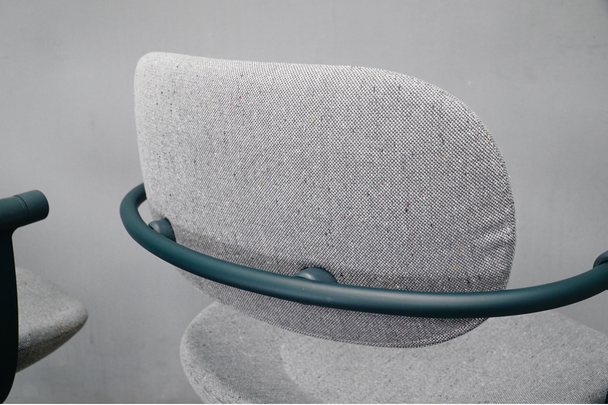 ITOKI(イトーキ) vertebra03(バーテブラ03) キャスター デスクチェア2脚セット　拡大