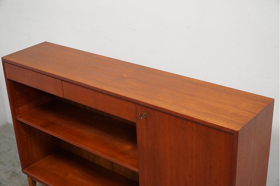 ヴィンテージ家具ブックキャビネット