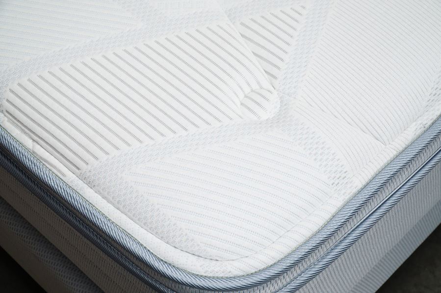 IDC大塚家具セミダブルベッド