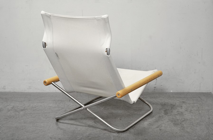 後方｜Nychair X(ニーチェアエックス)