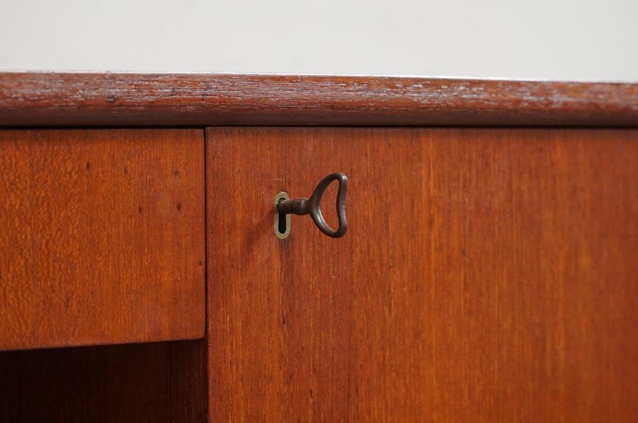 ヴィンテージ家具ブックキャビネット