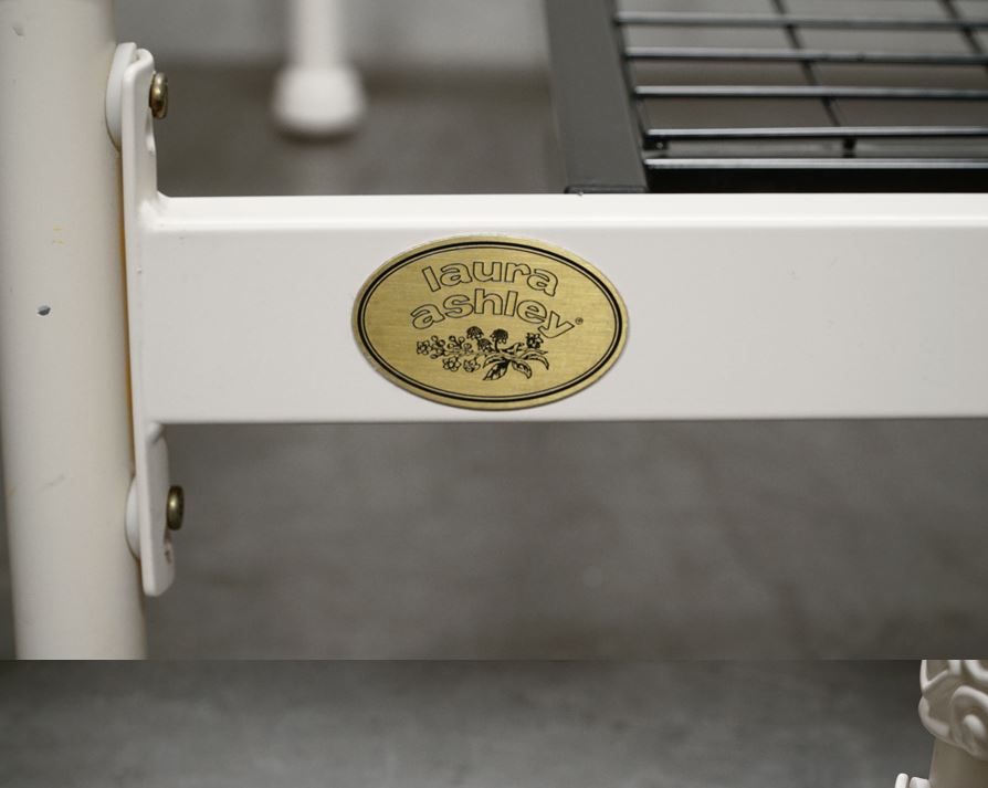 ブランドロゴ｜Laura Ashley(ローラアシュレイ)ダブルベッド