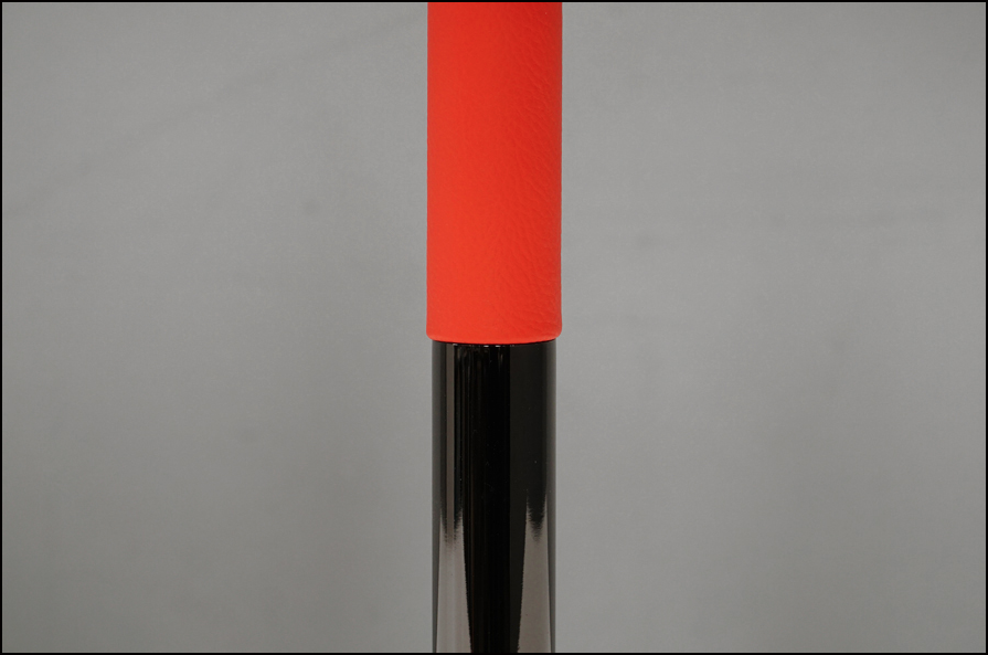 Poltrona Frau(ポルトローナ・フラウ)「BOB ボブ」サイドテーブル