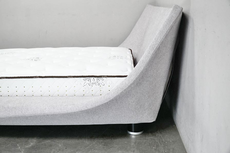 Sarta(サータ)×ルフベッテン(クイーンベッド)