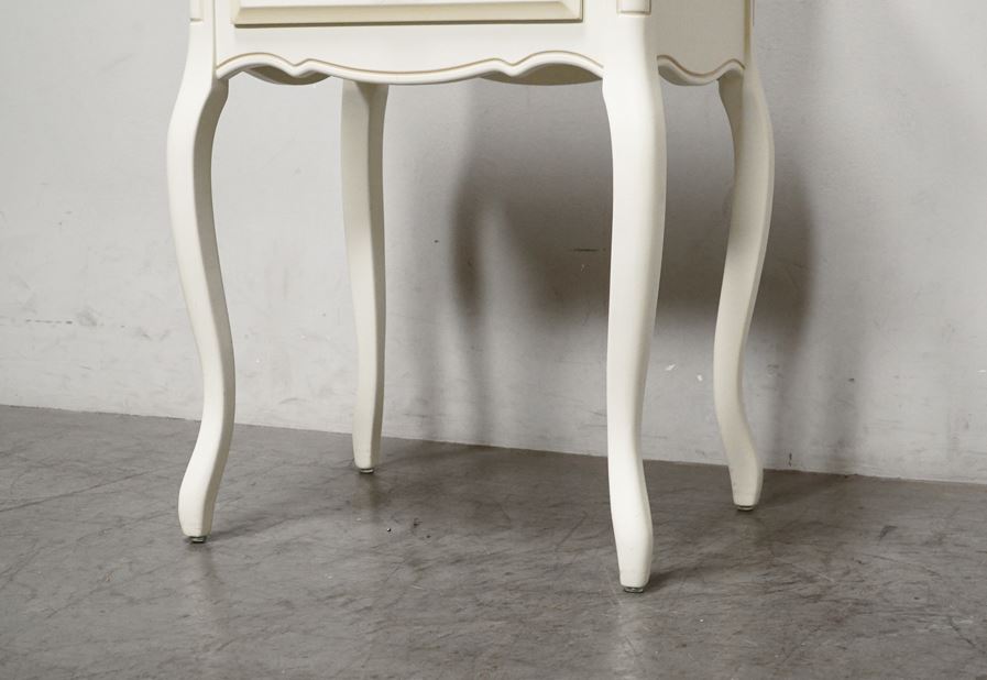 脚部｜Laura Ashley(ローラアシュレイ) サイドテーブル