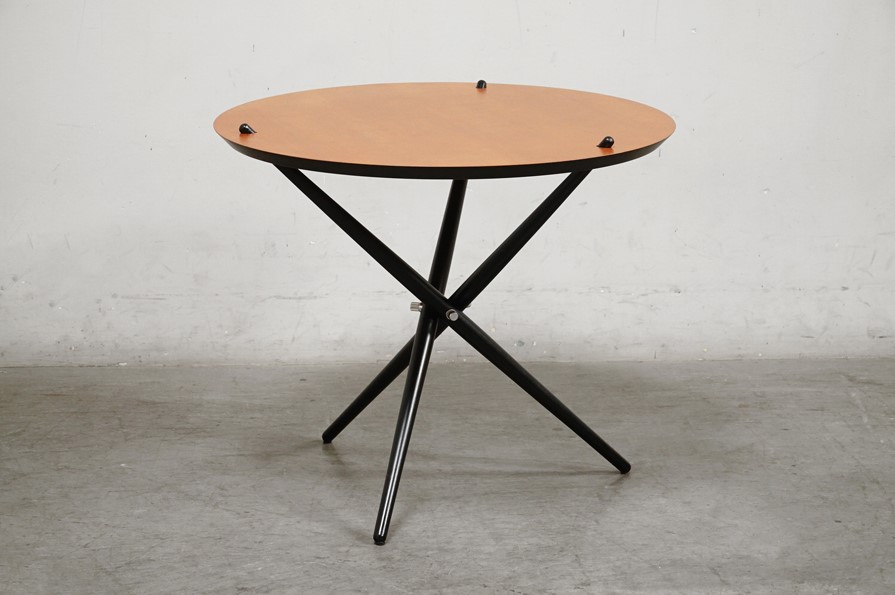 ブランドプレート｜Vitra.(ヴィトラ) colonial table(コロニアルテーブル) Hans Bellmann(ハンス・ベルマン)