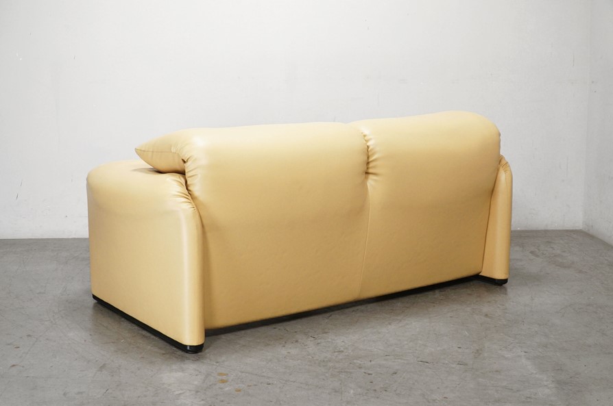 Cassina(カッシーナ) 675 MARALUNGAマラルンガ2人掛ソファマジストレッティ