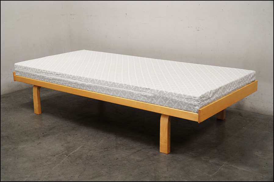 artek(アルテック) 710 DAY BED (710 デイベッド) Alvar Aalto (アルヴァ・アアルト)