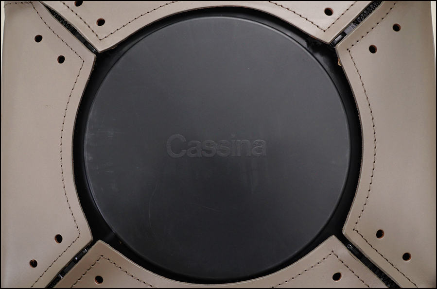 Cassina (カッシーナ) 412 CAB(キャブ )アームレスチェア マリオ・ベリーニ
