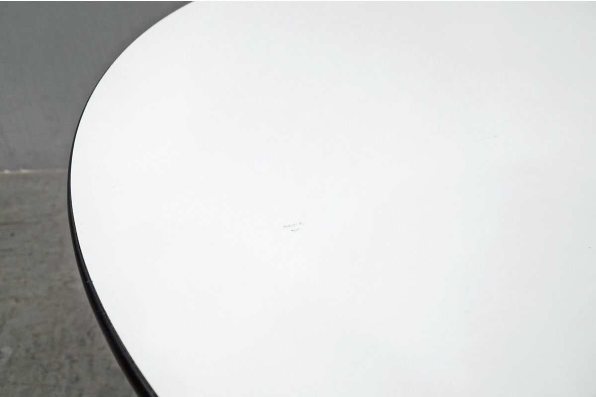 Herman Miller(ハーマンミラー) Eames Contract Base Table(イームズコントラクトベーステーブル) 拡大