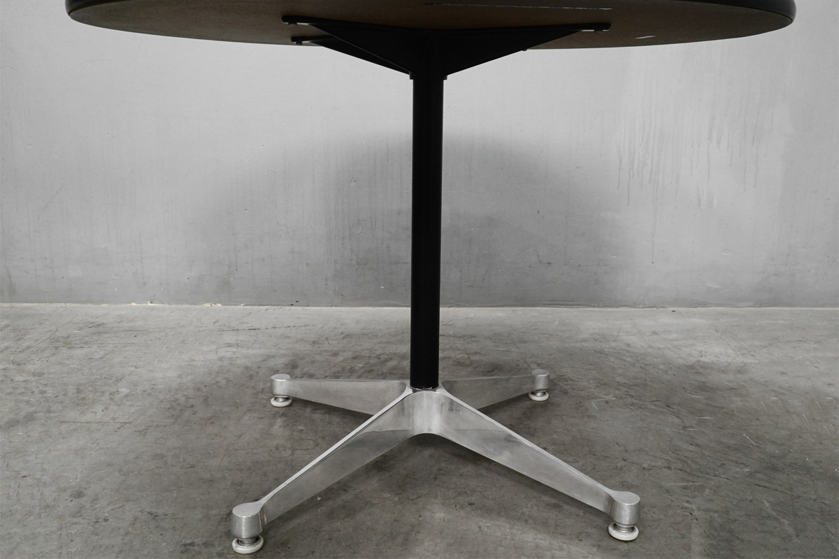 Herman Miller(ハーマンミラー) Eames Contract Base Table(イームズコントラクトベーステーブル)
