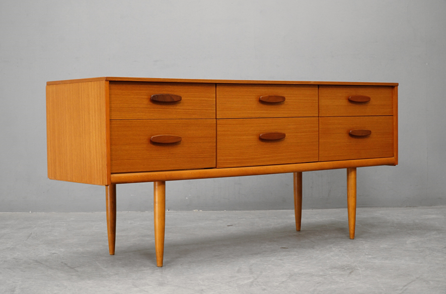 ヴィンテージ家具 アドア東京- Austinsuite サイドボードキャビネット チーク チェスト 北欧 イギリス