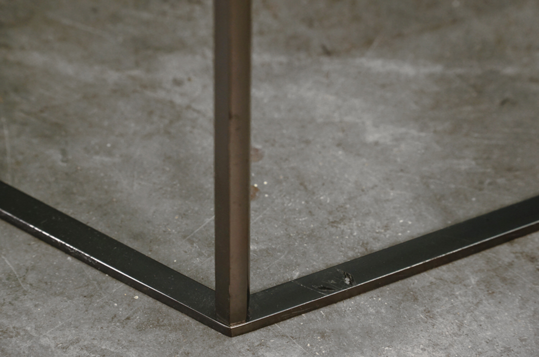 Cassina ixc.(カッシーナ イクスシー)  HEXAGON 690 (ヘキサゴン ローテーブル) センターテーブル グレーガラス×マットブラック　アドア東京