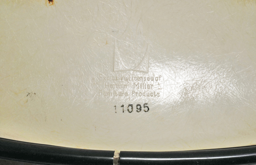 ロゴ　HermanMiller(ハーマンミラー) アームシェルチェア ナウガレザー エッフェルベース　アドア東京