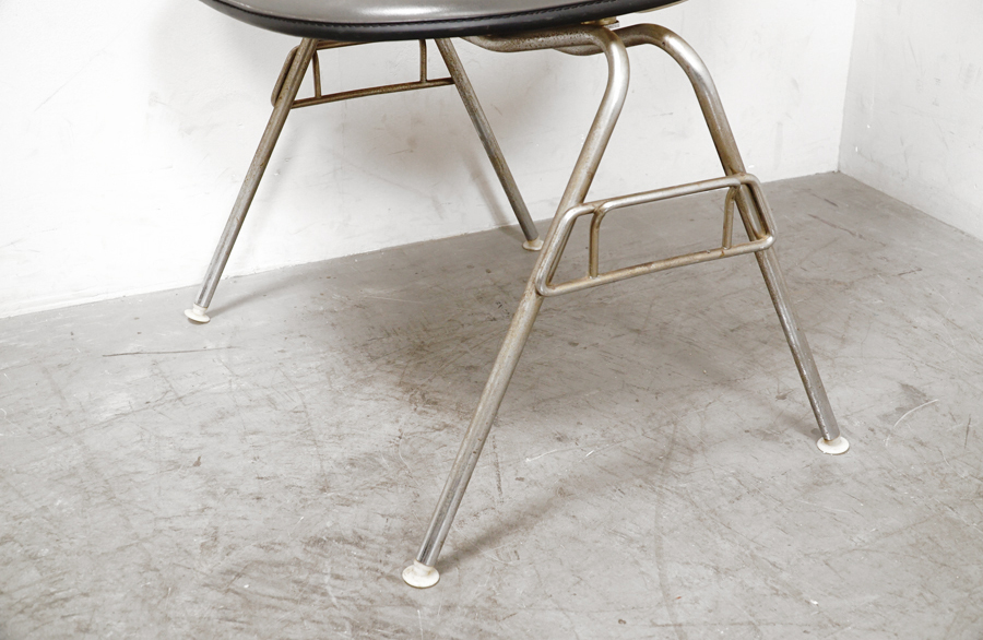 脚部 HermanMiller(ハーマンミラー) サイドシェルチェア スタッキングベース イームズ アドア東京