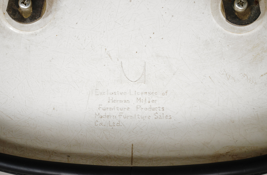 エンボス HermanMiller(ハーマンミラー) サイドシェルチェア スタッキングベース イームズ アドア東京