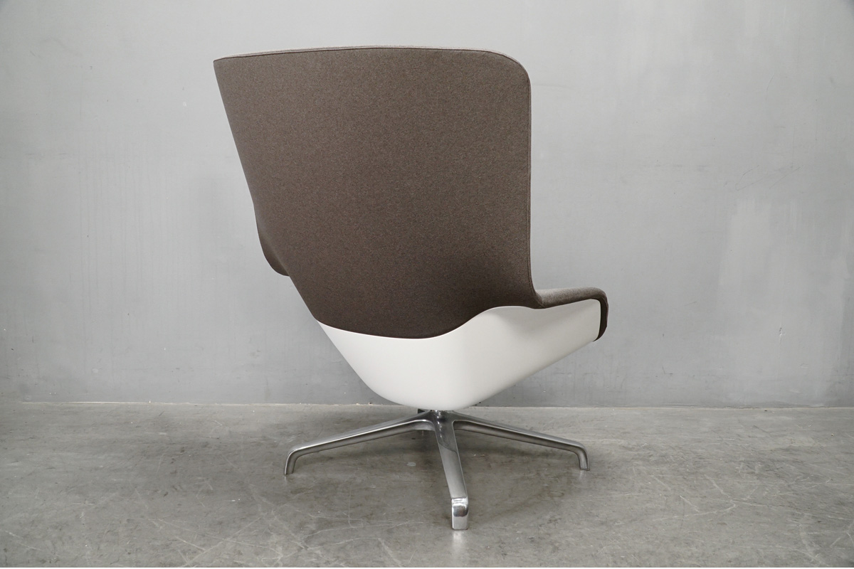 HermanMiller(ハーマンミラー) Striad(ストライアド)ハイバックラウンジチェア 4スターベース　背面