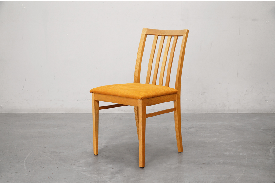 TRUCK furniture(トラックファニチャー) QUATTRO CHAIR(クアトロチェア) 椅子 ナラ無垢材 本革　アドア東京