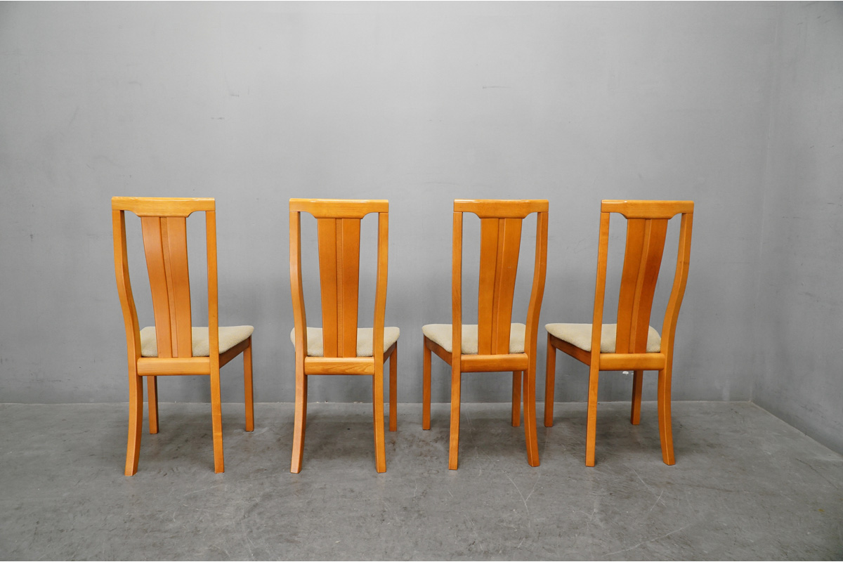 Skovby(スコビー)「KIRSEBAER」チェリー材ダイニングテーブル+「SM62K」チェア4脚セット 伸長 スコービー　背面