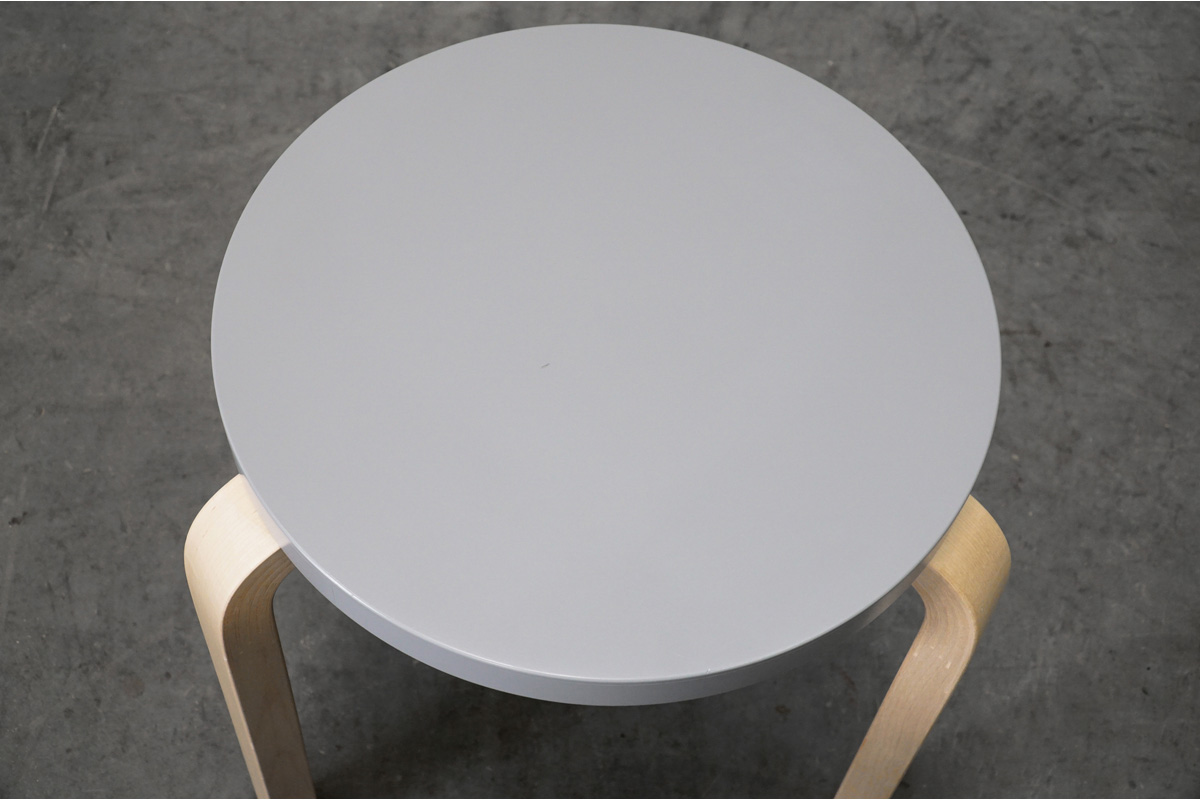 artek(アルテック) Stool 60(スツール 60) 3本脚 グレーラッカー 座面