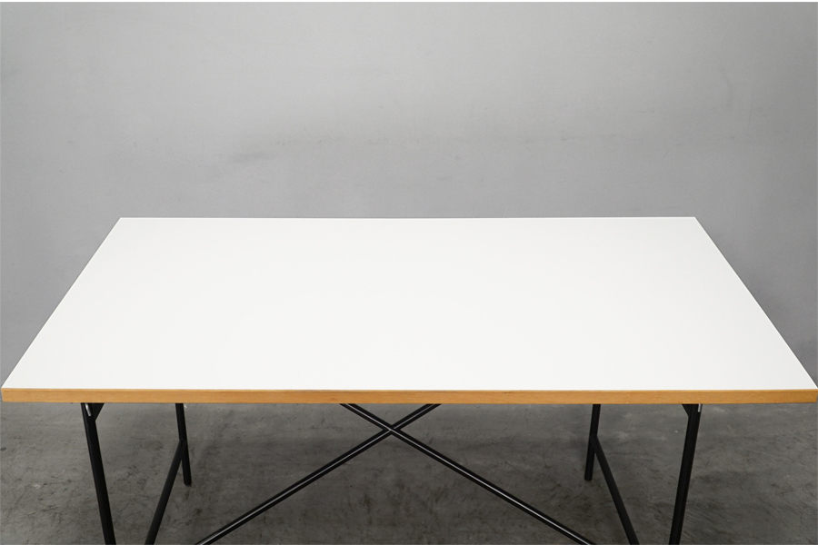 アイアーマン テーブル  RICHARD LAMPERT(リチャード・ランパート) デスク 机 メラミンホワイト×ブラック 幅140cm　アドア東京