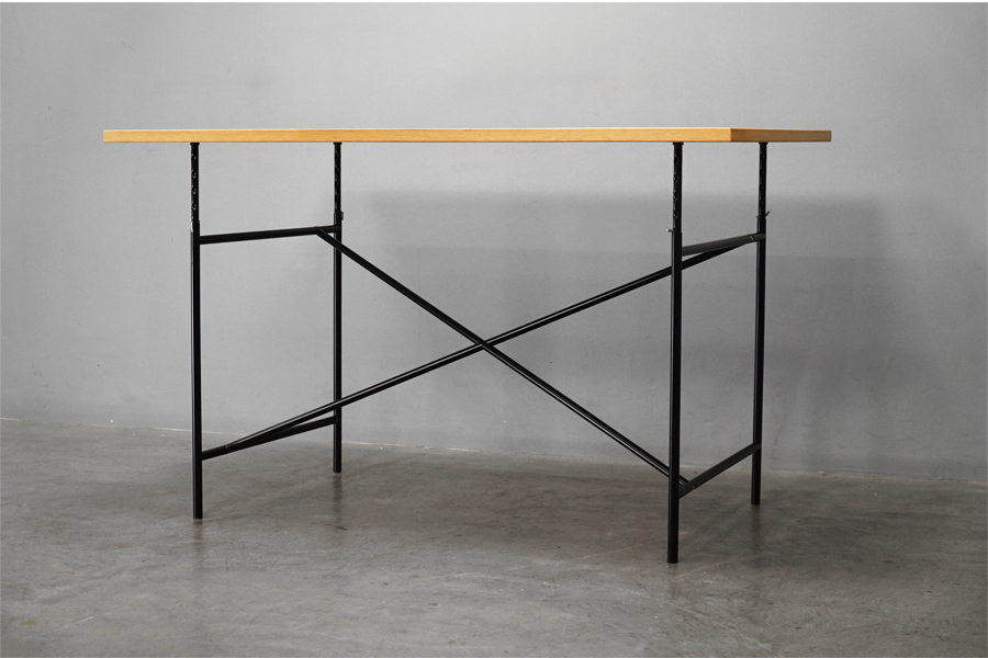 アイアーマン テーブル  RICHARD LAMPERT(リチャード・ランパート) デスク 机 メラミンホワイト×ブラック 幅140cm　アドア東京