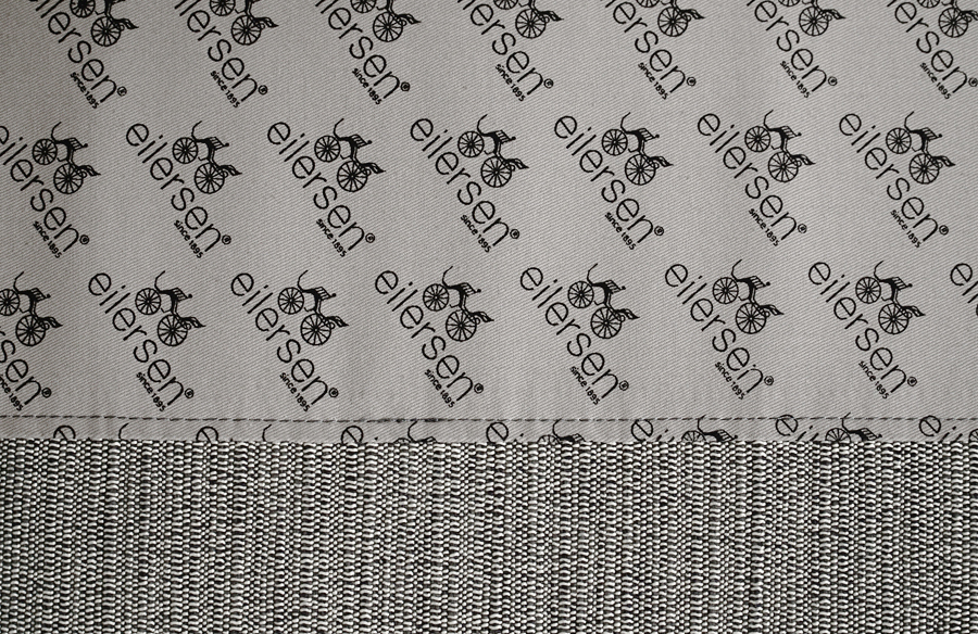 ロゴ eilersen(アイラーセン) Streem line(ストリームライン) 2人掛けソファ ライトグレー アクタス　アドア東京