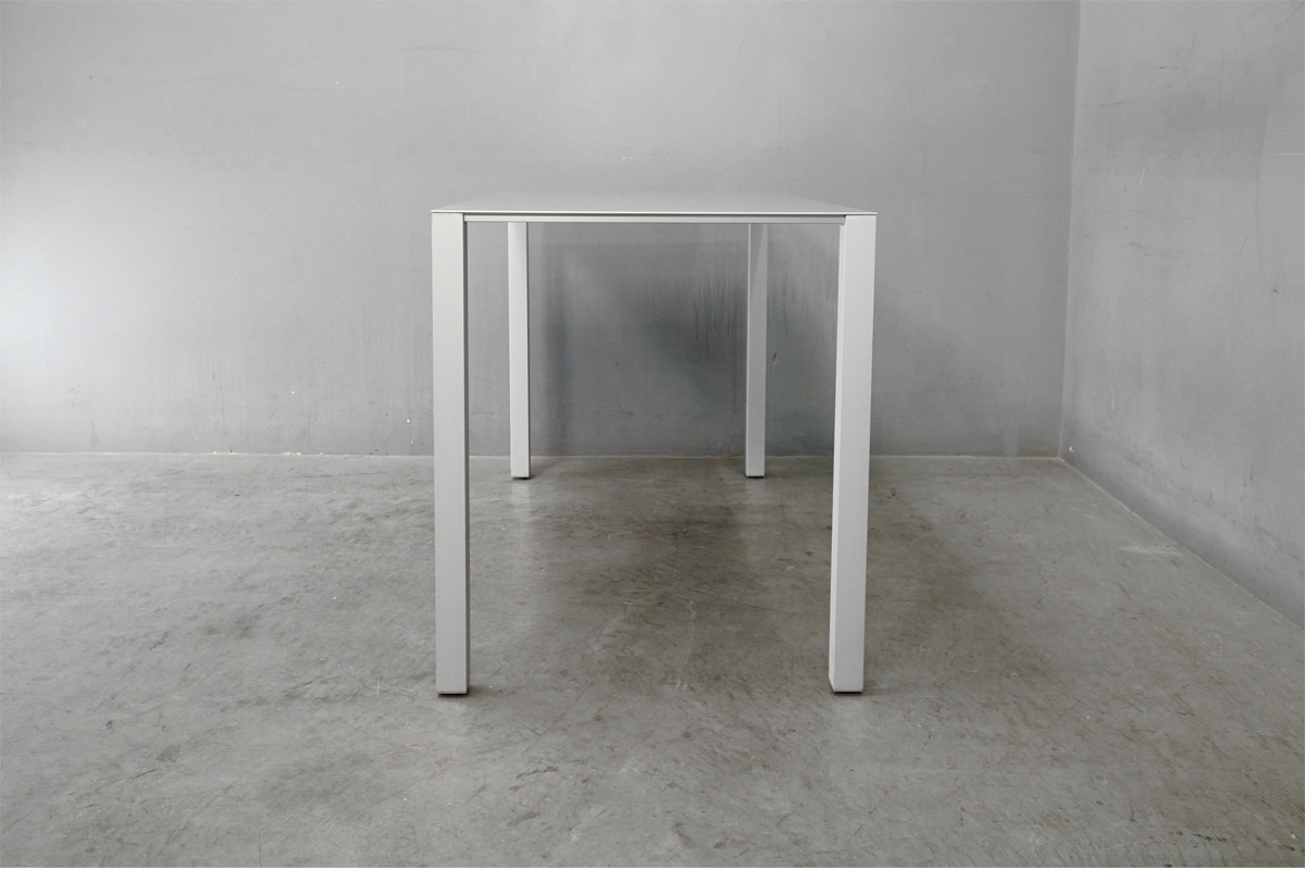 Cassina ixc.(カッシーナ・イクスシー) AIR FRAME 3004 VO(エアーフレーム 3004 VO) ダイニングテーブル