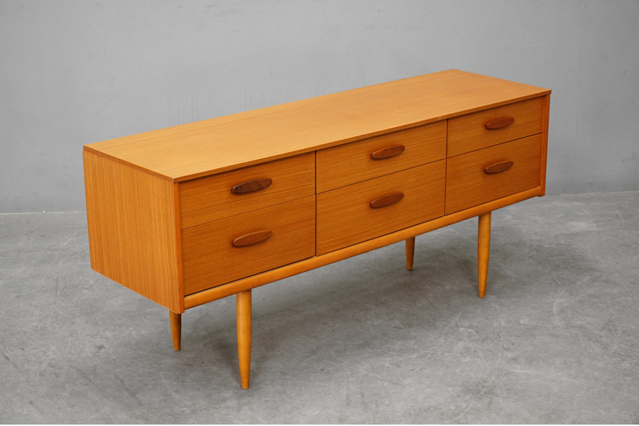 ヴィンテージ家具 アドア東京- Austinsuite サイドボードキャビネット チーク チェスト 北欧 イギリス