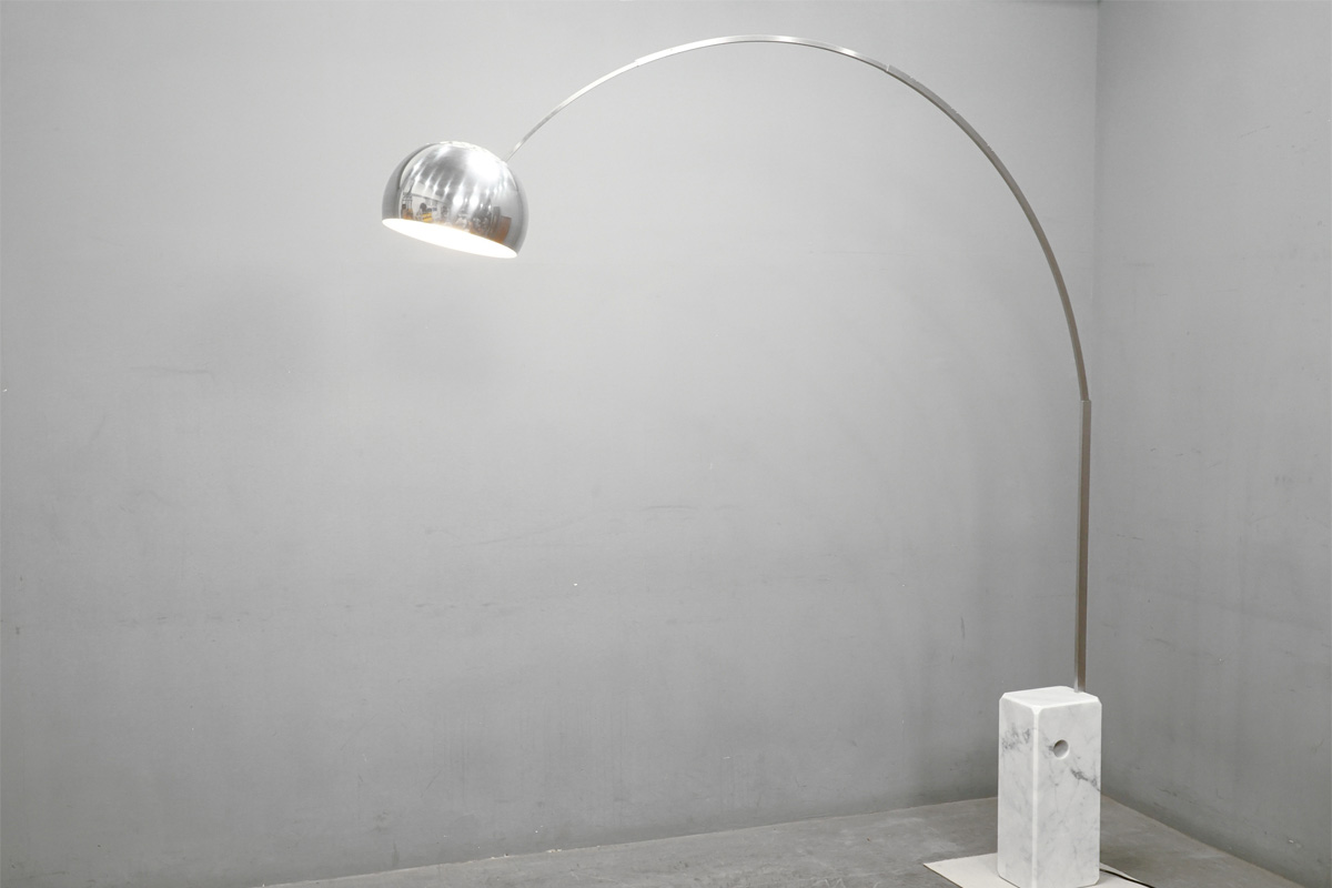 FLOS(フロス)-アドア東京-  ARCO アルコ ランプ フロアスタンド 照明 ヤマギワ カッシーナ ixc.