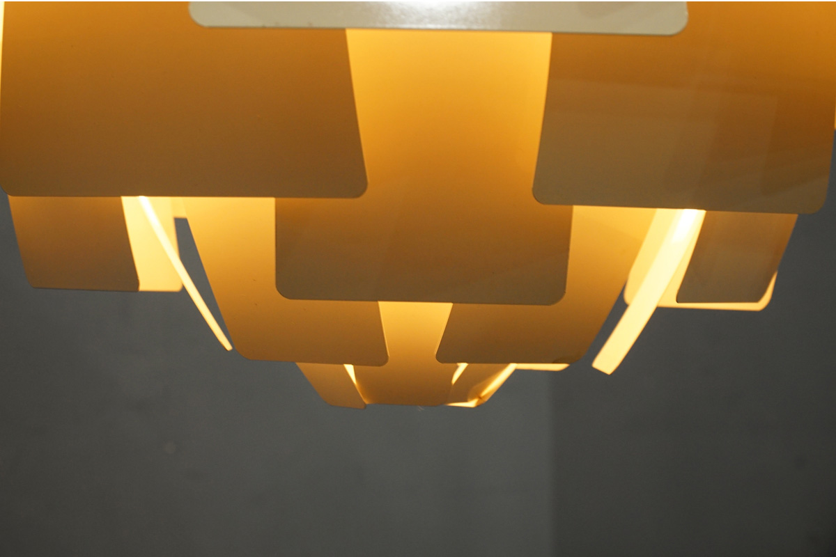 louis poulsen(ルイスポールセン) PH Artichoke 840(PH アーティチョーク 840) ペンダントライト　下部拡大