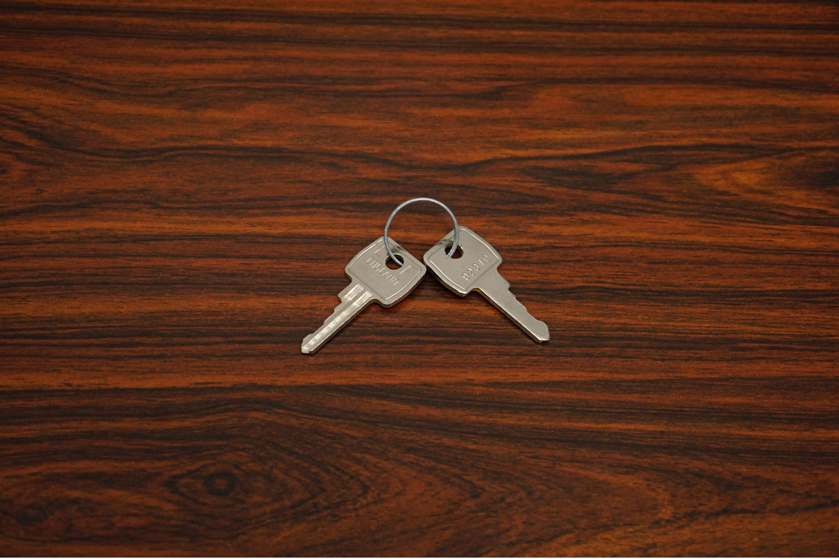 BISLEY(ビスレー) 両袖デスクセット F4 スチールキャビネット 鍵