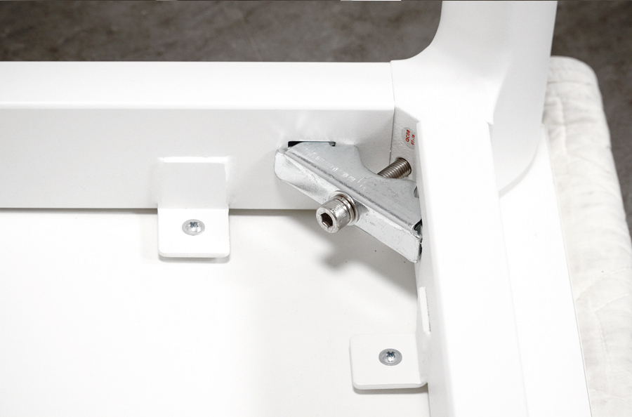 取り付け部　Boconcept (ボーコンセプト) Torino(トリノ) ダイニングテーブル　アドア東京