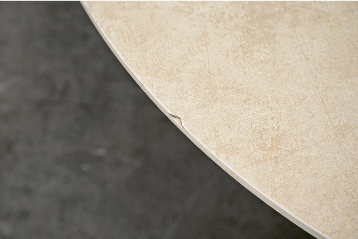 BoConcept (ボーコンセプト) Madrid (マドリッド)コーヒーテーブル ローテーブル セラミック　欠け