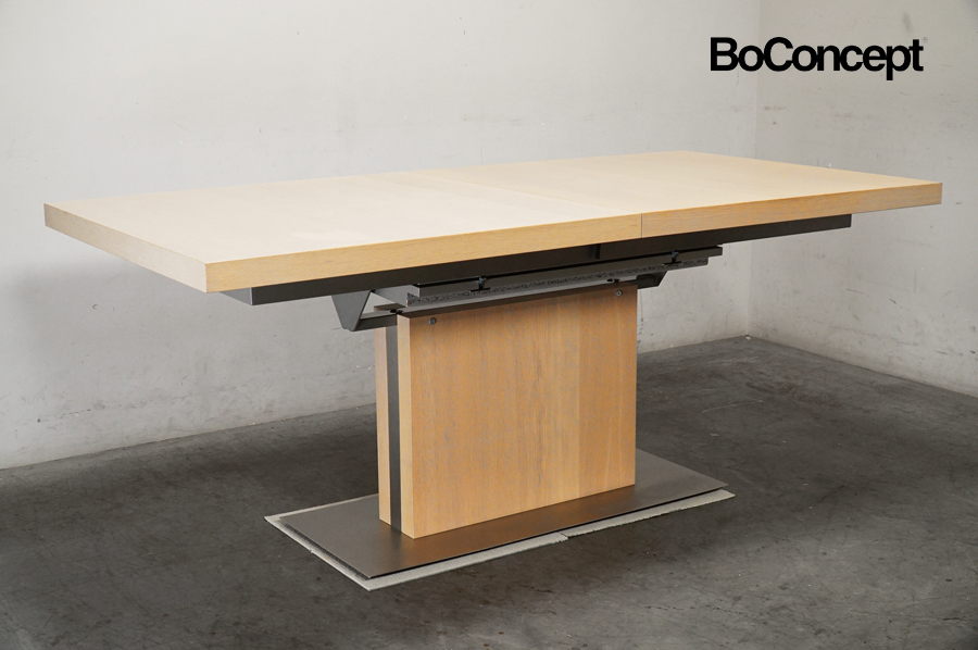 Boconcept (ボーコンセプト) テーブル  Occa(オッカ) ダイニングテーブル エクステンション 伸長式 デンマーク　アドア東京