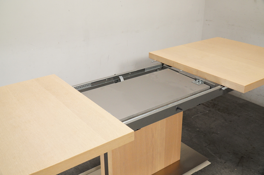 Boconcept (ボーコンセプト) テーブル  Occa(オッカ) ダイニングテーブル エクステンション 伸長式 デンマーク　アドア東京