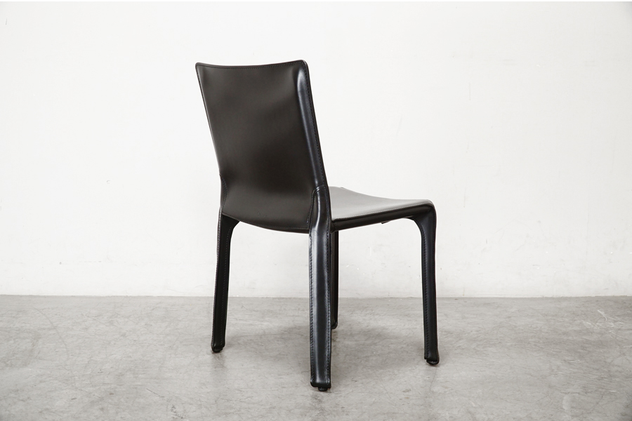 Cassina(カッシーナ) 412 CAB(キャブ )アームレスチェア マリオ・ベリーニ 本革 レザー ブラック　アドア東京