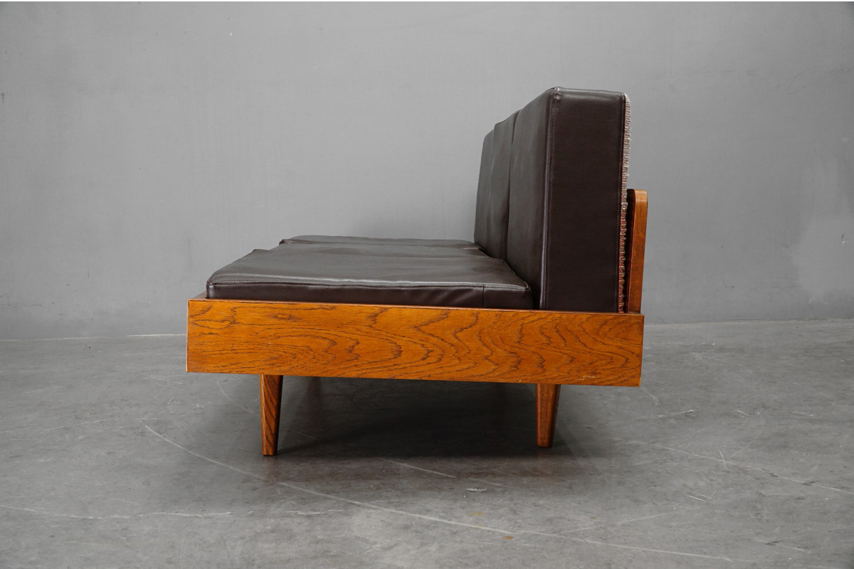 パシフィックファニチャーサービス CLUB 6（クラブシックス）3シーターソファ　側面