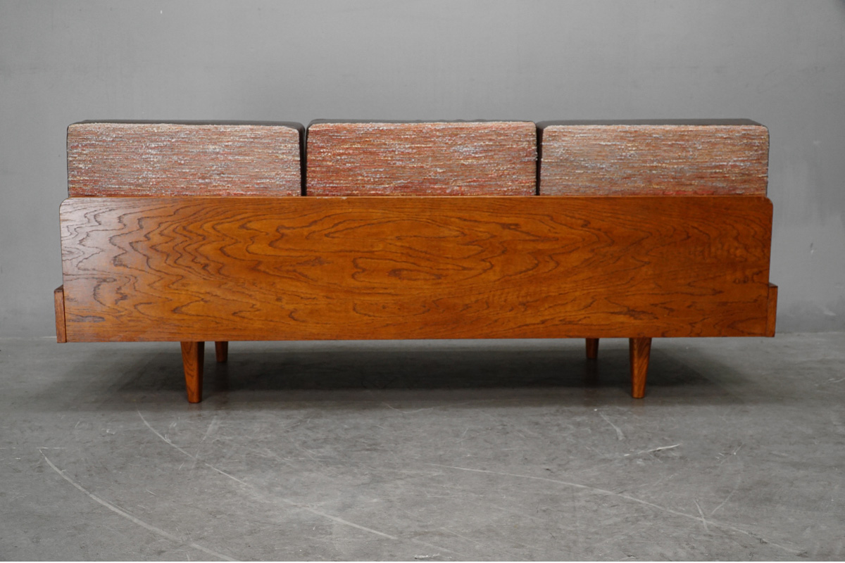 パシフィックファニチャーサービス CLUB 6（クラブシックス）3シーターソファ　　背面