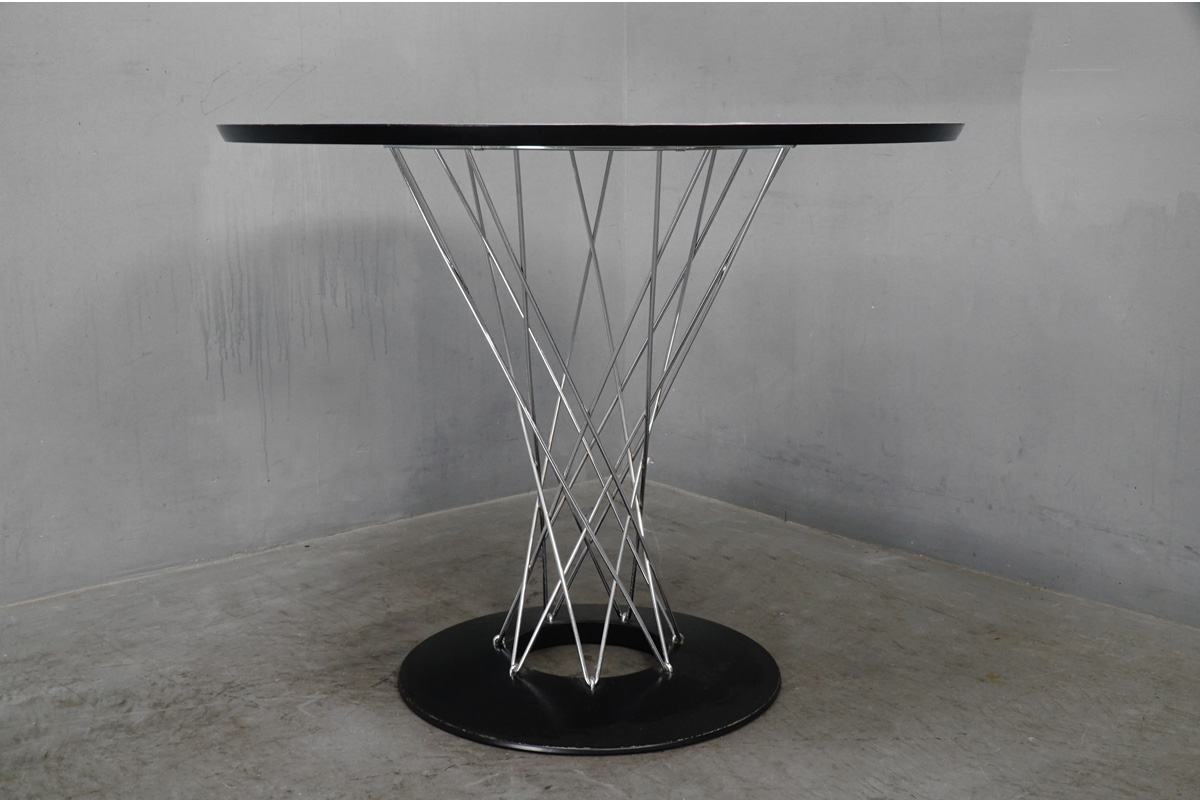 Vitra.(ヴィトラ) イサムノグチ ダイニングテーブル(サイクロンテーブル)