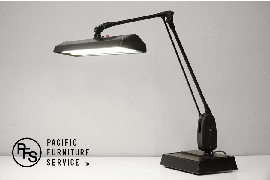 P.F.S Pacific furniture service(パシフィックファニチャーサービス)  DAZOR(デイザー) 2324 デスクライト タスクランプ ブラック 照明　アドア東京