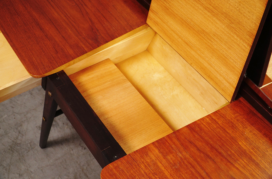 中央収納　北欧ヴィンテージ家具 デンマーク製ドレッサー ドレッシングテーブル　アドア東京