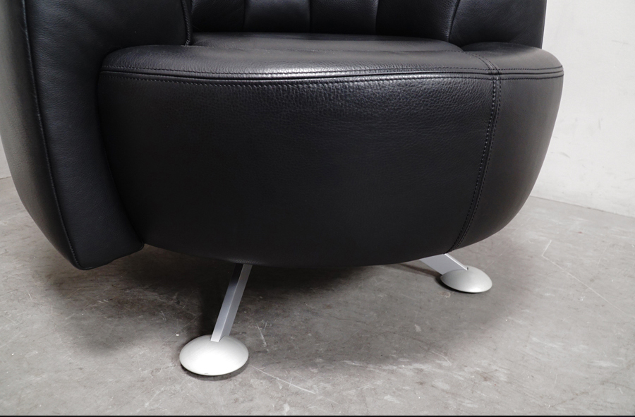 脚部　de sede(デセデ) DS-164 黒総革張り1シーターソファ　アドア東京